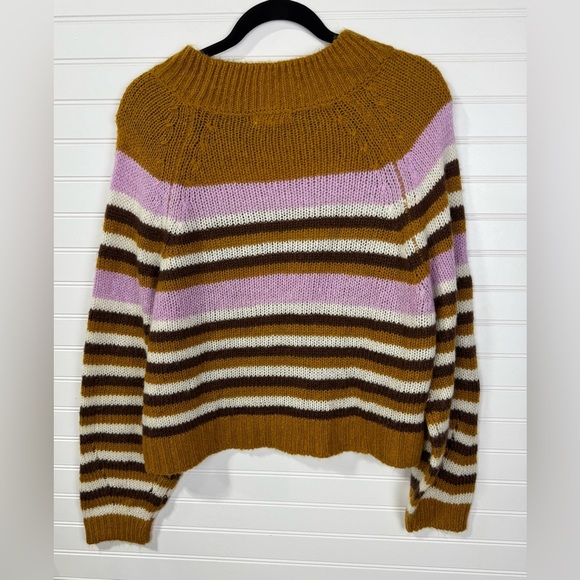 Full Circle Trends cropped striped sweater. Size XL - Picture 2 of 4
